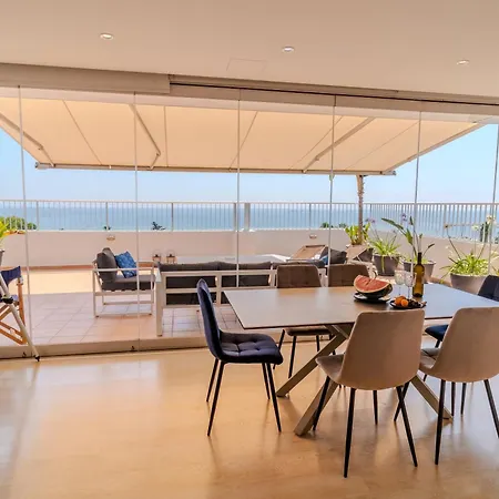 Apartment Blue Penthouse Mackenzie *