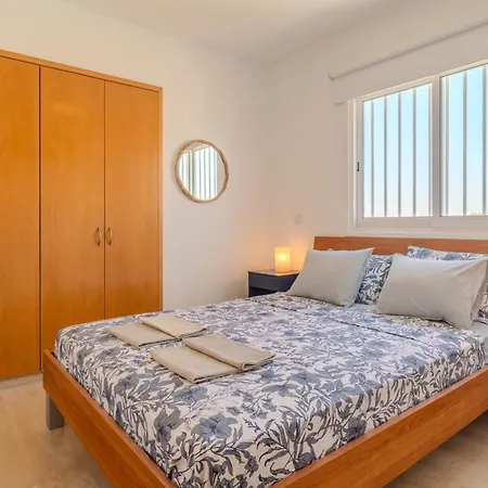 Apartment Blue Penthouse Mackenzie Larnaca