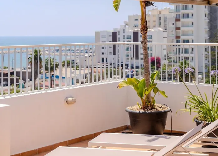 Blue Penthouse Mackenzie 拉纳卡