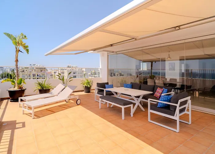 Blue Penthouse Mackenzie 拉纳卡