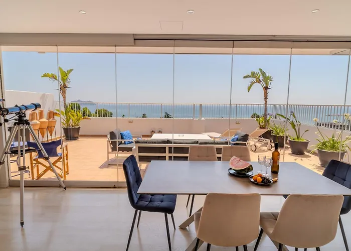 Blue Penthouse Mackenzie 拉纳卡