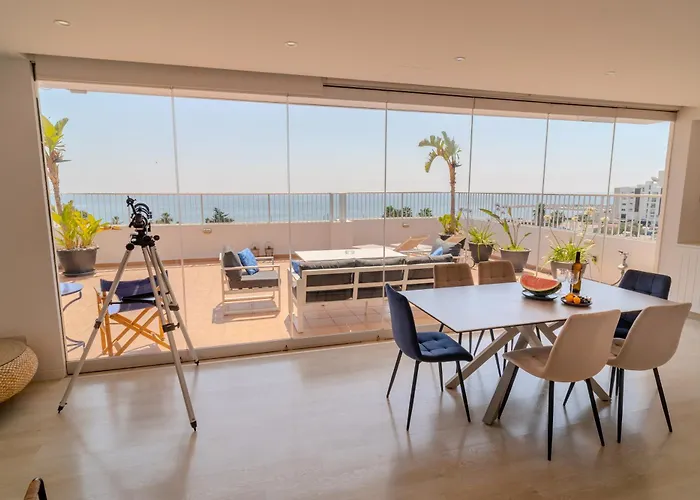 Blue Penthouse Mackenzie * 拉纳卡