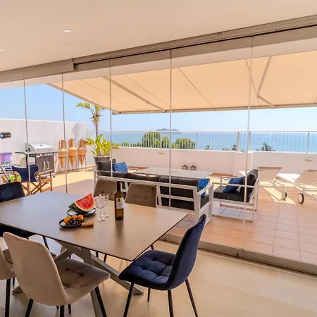 Blue Penthouse Mackenzie * Larnaca